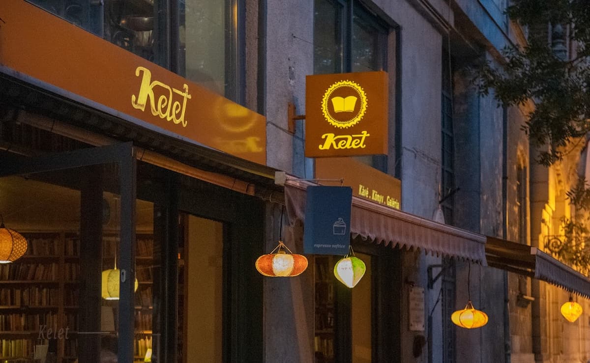 Kelet Kávézó és Galéria in Budapest
