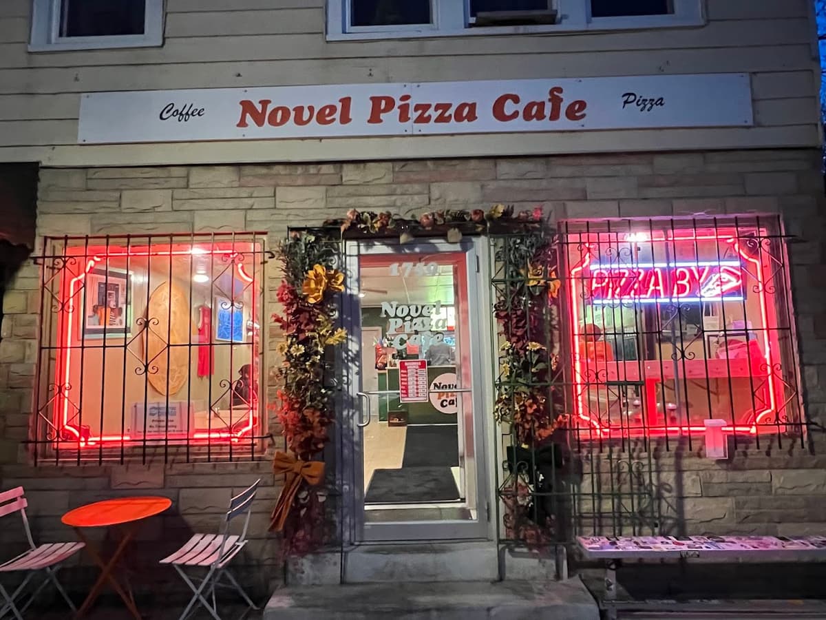 Novel Pizza Cafe in Chicago