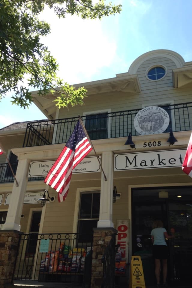 Broad Branch Market in Washington DC