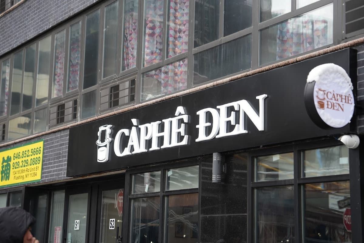 Caphe Den