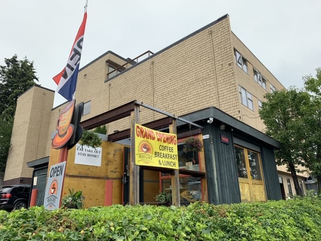 Mas Cafe in Seattle