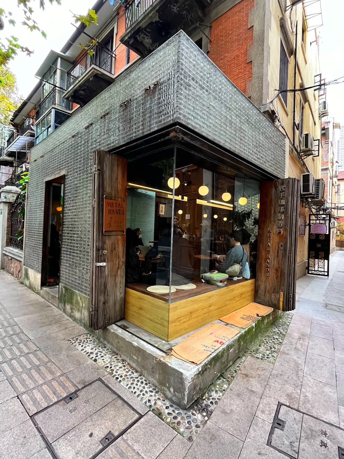 Metal Hands Coffee in Shanghai