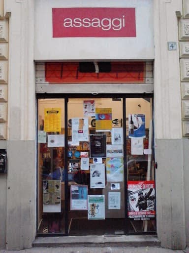 Assaggi Bookstore and Cafe in Rome